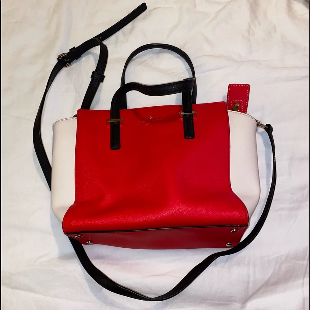 Women’s Kate Spade Purse with certification card. Red Black & White color block